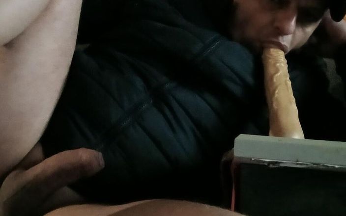 Give me hard: Küçük itaatkar sürtük