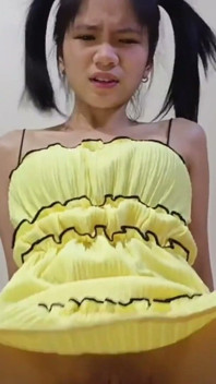 พ่อเลี้ยงเย็ดลูกเลี้ยงสาวของเธอ