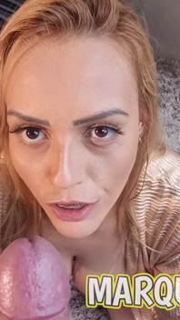 Blowjob dan handjob yang menakjubkan dengan pancutan mani di mulut