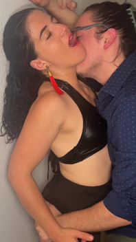 Pareja Se Rompe En Todas Las Habitaciones De Su Nueva Casa - Cliff Media Productions