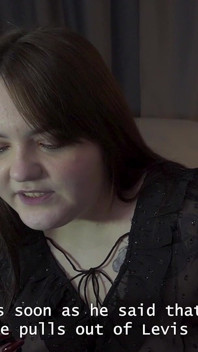 Pornstory: Stella zâmbește ștrengărește în timp ce este iubitul ei cu strap-on