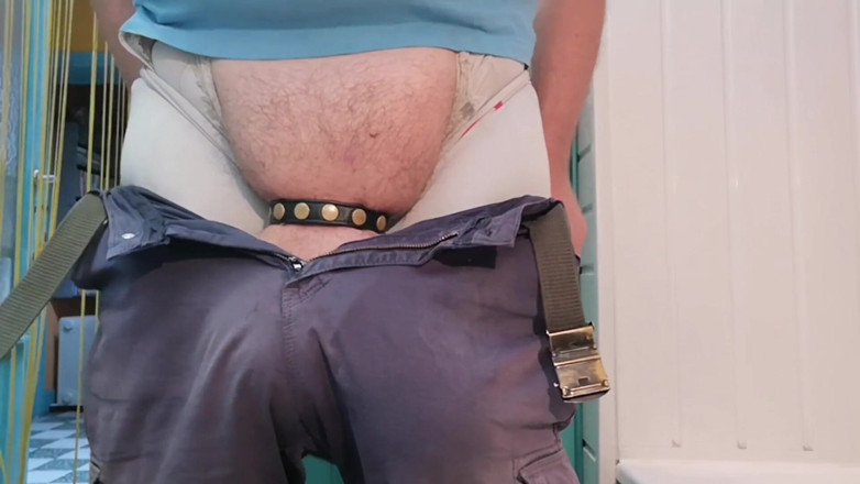 Monster_Meat_: Freeballing in summer shorts