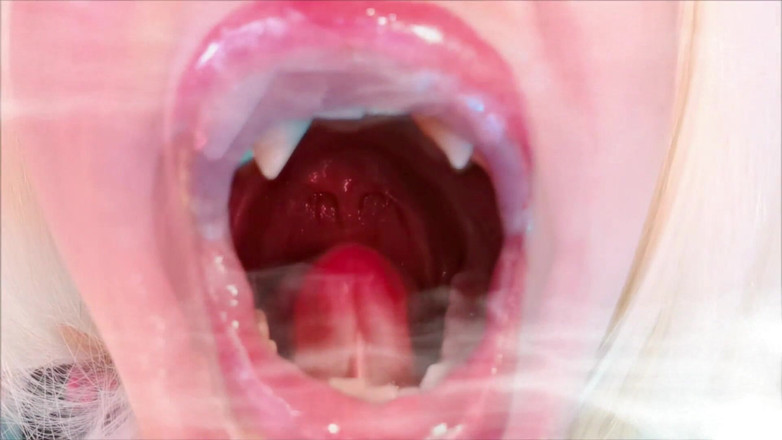 Baal Eldritch: Dreamy Vampire Bites - POV, Fangs