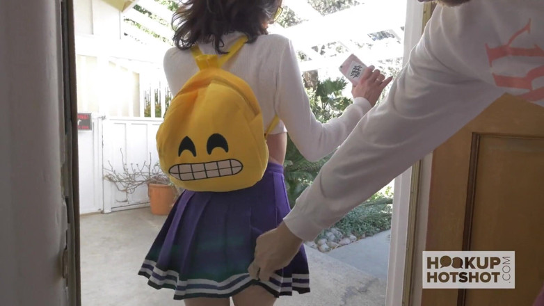 Hookup Hotshot: 荒い肛門性といくつかの女の子の継母