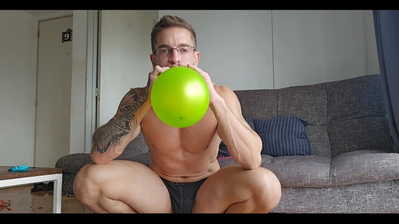 Dave Wikkinson: Me Popping Balloons