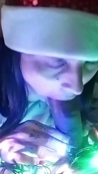 Hard Cock Receives the Best Christmas Blowjob with Deep Throat and an Exciting Cumshot
