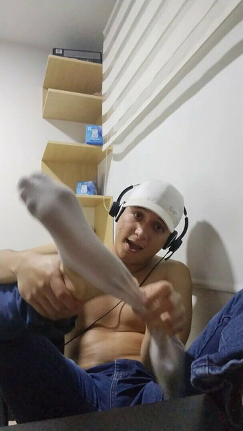 Tomas Styl: The Latino with the Big Feet