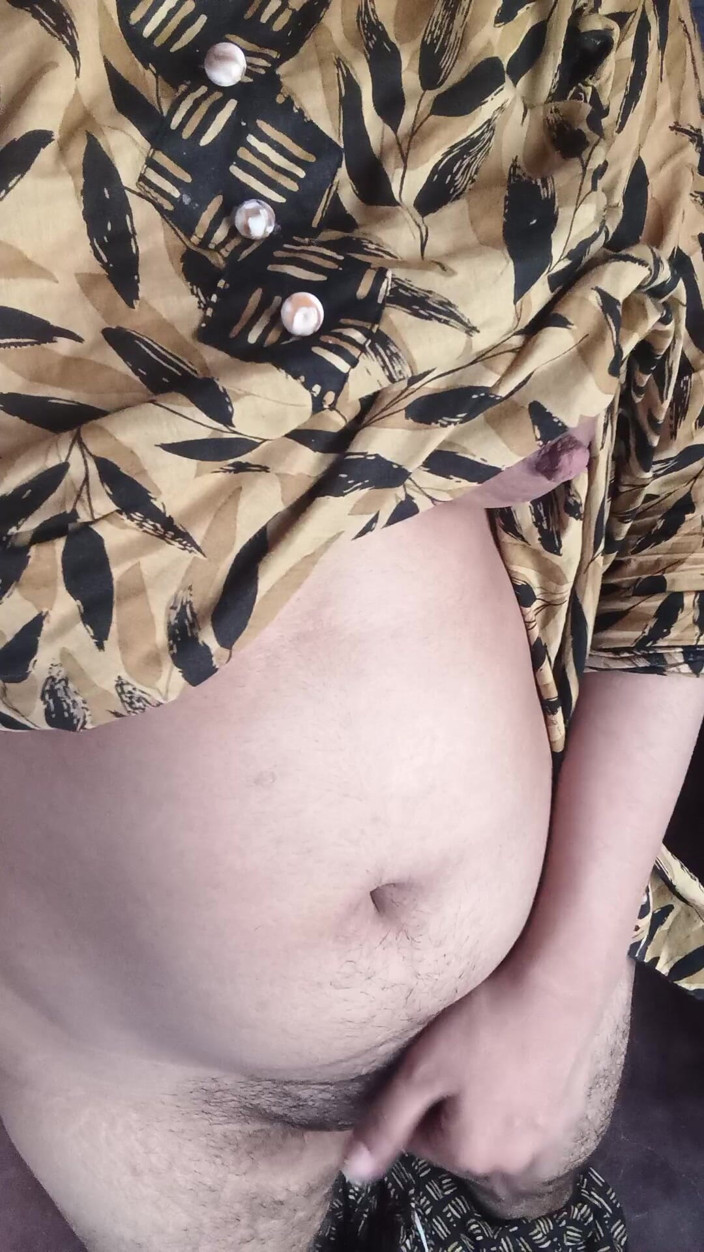 Muscool: Gadis kampus yang lucu menunjukkan payudara dan memek