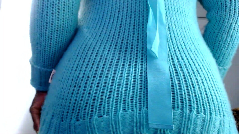 Maeling: Macro Pest Shoved in a Dark Spot - Ebony Giantess Anal...