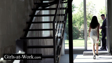 Girls At Work: Süper ateşli sekreterle gizli ilişki