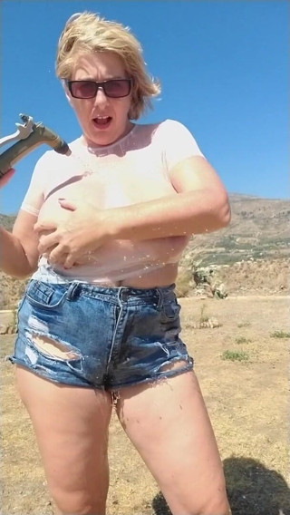 Camilla Creampie: Pura blusa e um tubo de mangueira
