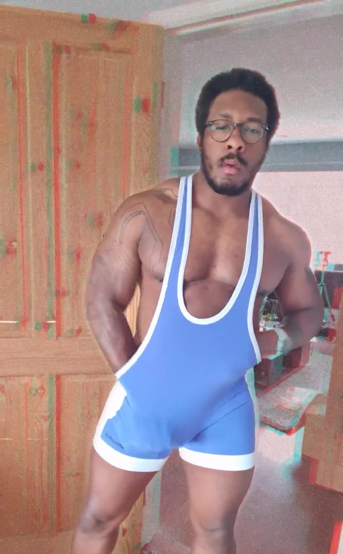 Amadeus: Myslím, že teď mám rád modrou, dělá bouli velkou