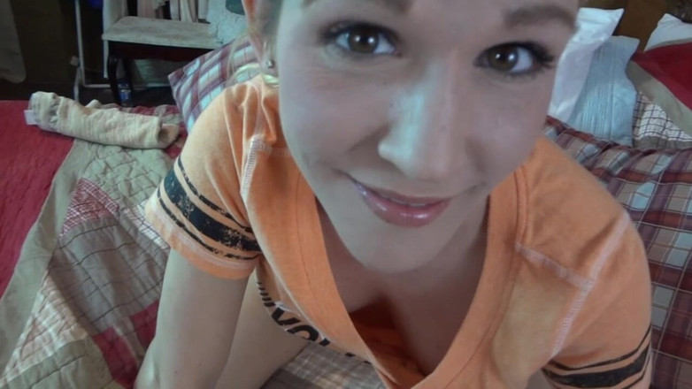 Hot wife Jolene & friends: Tante seksi rambut pirang dengan toket besar lagi asik muasin...