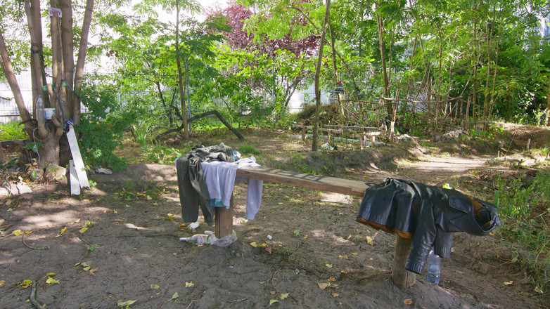 Pixie Pink: Offentlig analknull utomhus! Fotoshoot med mager rödhårig förvandlas till analknull -...