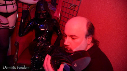 Domestic femdom: Uctívejte své představené