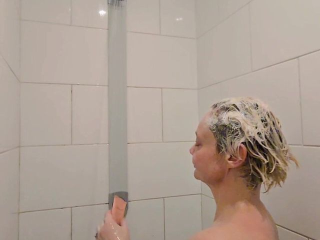 In the Shower After Sports (Fia studio)