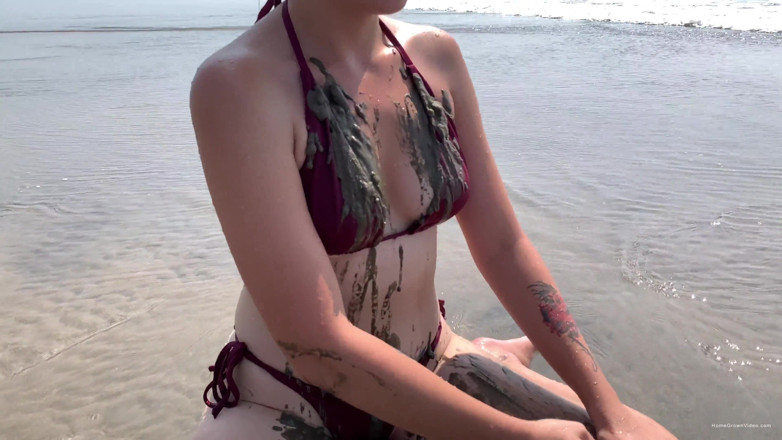 Homegrown Video: In spiaggia con un lecca-lecca