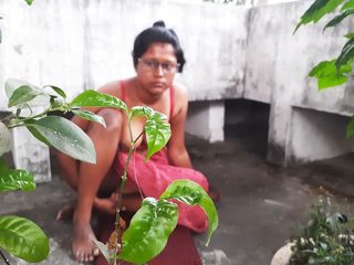 Girl next hot: Desi indisches Bhabi auf dem Dach sex in Hindi - Desi...