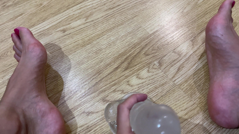 Baby Fitness: Melancap dengan kaki dildo