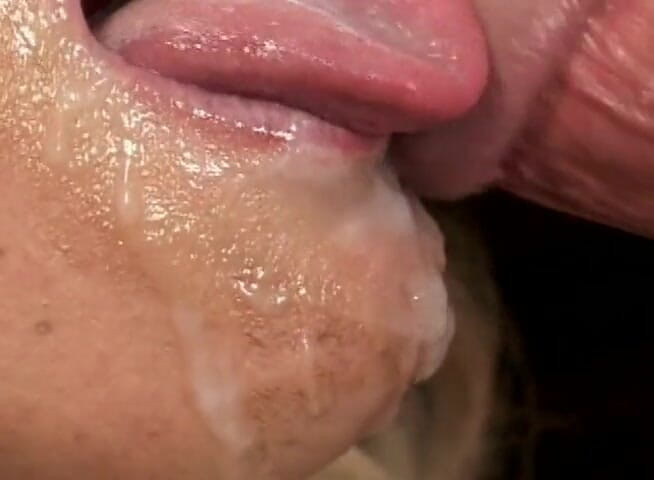 MILF my Cock: MILF blonde dengan buah dada besar dikongkek dan dipancut mani...