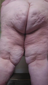SSBBW Giant Walking Towards You