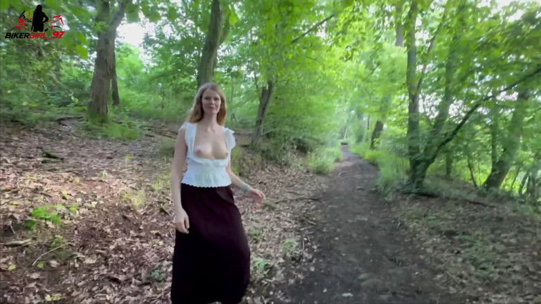 Bikergirl_97: Facial and Risky Sperm Walk in the Forest