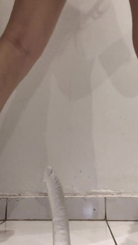鏡の前でオナニーするとってもエッチなインド人娘