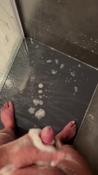 Jerked off in the Hotel Shower