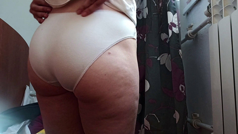 BW_Dolphin: 털이 무성한 보지와 흰색 팬티를 가지고 노는 중