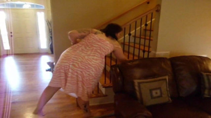 Sexy Amateurz: Vacuuming In a dress