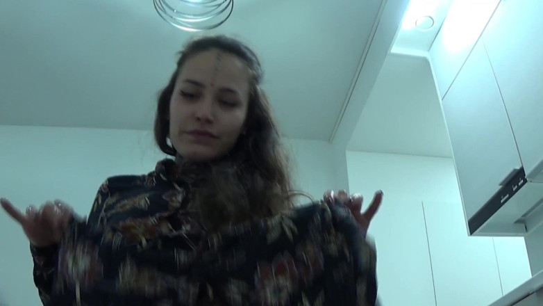 Amateur Homemade Porn: Sex turcesc cu înregistrare de acasă cu sora vitregă excitată