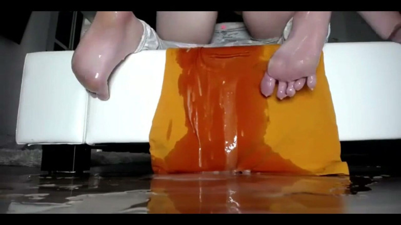Katherine Squirt: She Make Dirty All the Floor with Big Cum