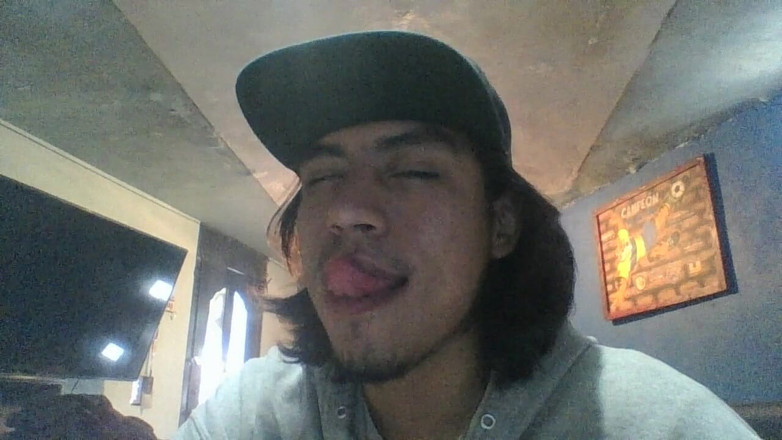 AlexAlejandro13: Много молока на столе