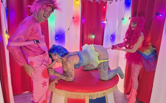 Cock Crazed Clowns: Blazy Kitsune rencontre les clowns fous de bite rose