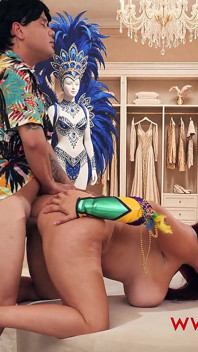 The MILF's Carnival Outfit. Kari Cachonda