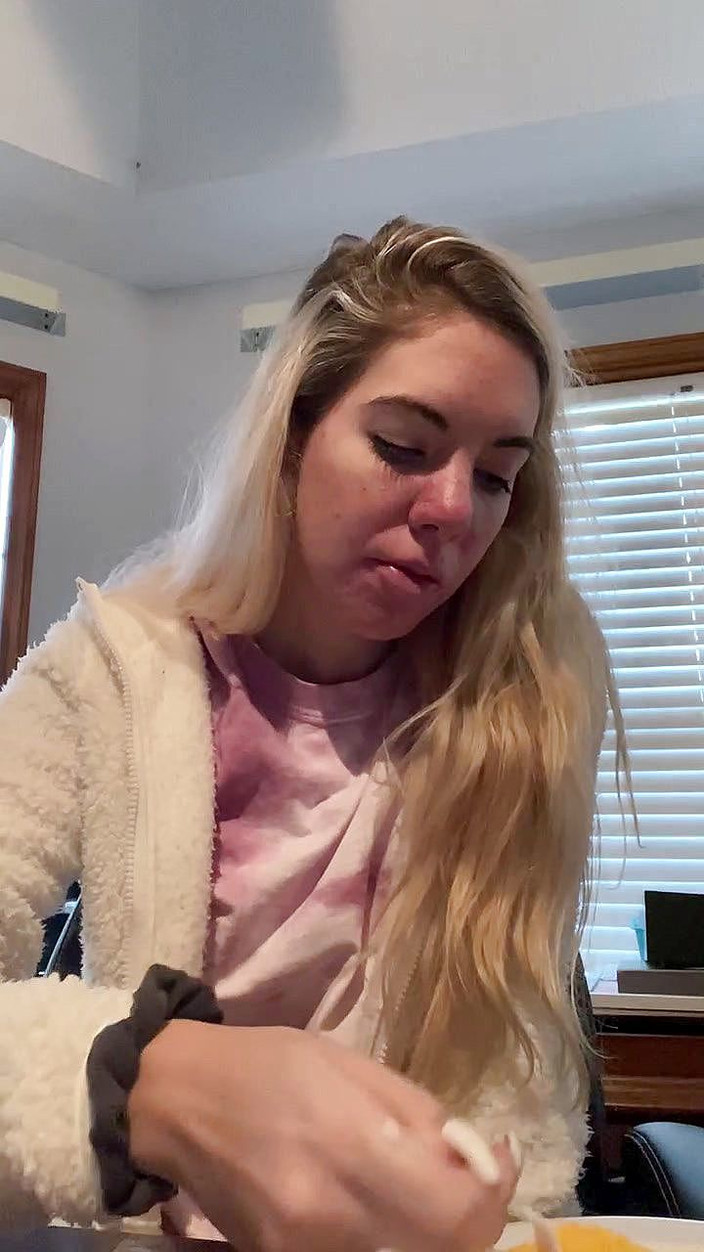 MissAlexiaC: Mangia per 3 minuti