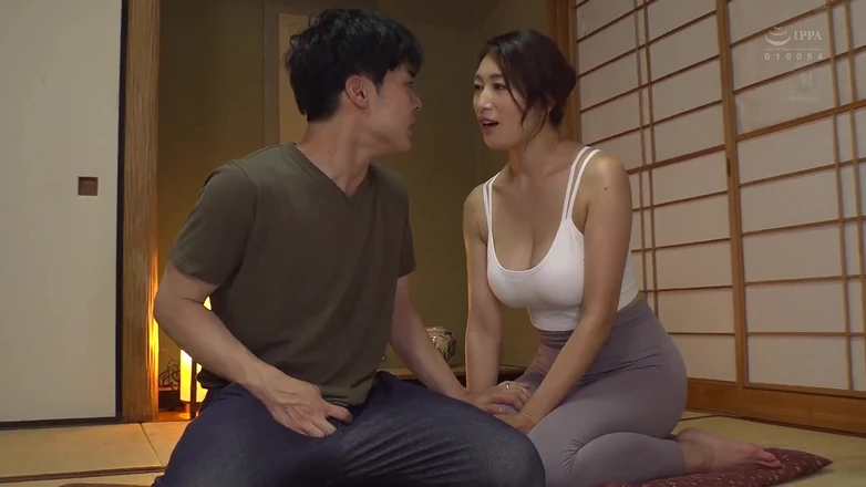 Smooth Time: Зрелая сексуальная дама хочет большой член молодого парня внутри ее тела все время, часть 2