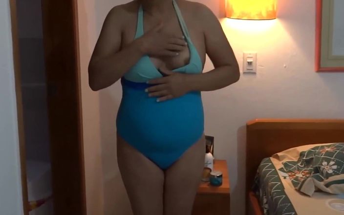 Ardientes69: ビーチから帰ってきて、大きなチンポを見てとても興奮してオナニーをします、ファックする必要があります!