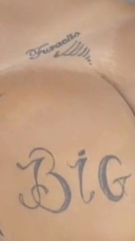 LA BBW si masturba