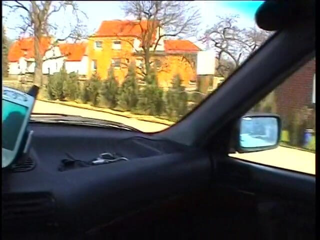 Horny Two really wet MILFs: Rubia amateur puta chupando polla a un conductor de coche