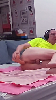 Zakar dikunci dalam kesucian dan melancap dildo dubur dengan Mike Essex