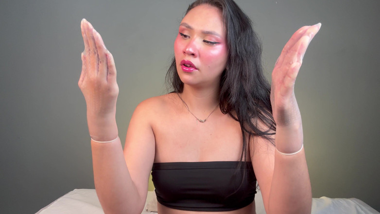 Angellkink: Bàn tay của tôi được bọc trong latex