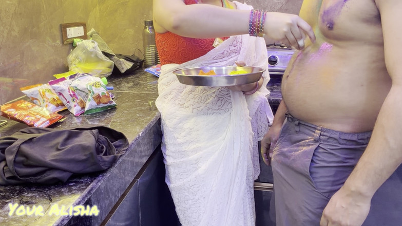 Your Alisha: Holi和性感人妻一起度过了一整夜的时光