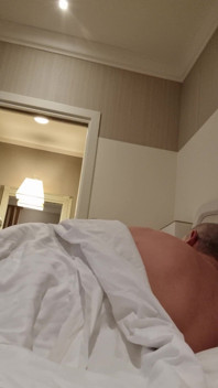 Kurvige MILF wird im hotel gefickt
