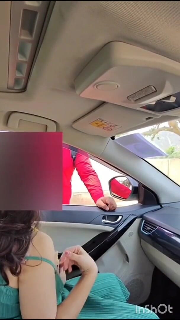 Asmita and sohom: Vreemdeling raakt mijn borsten aan in mijn auto (buitenshuis)