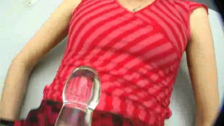 Doris Distel: Dildo kaca untuk pantatku di kantor