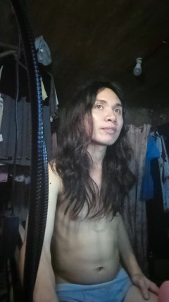 The Beautiful Queen of the Skin of the Earth Is Making Love
