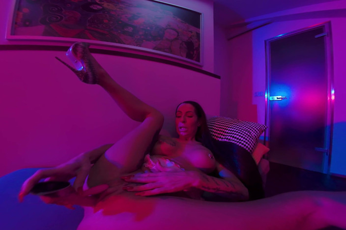 VRSexperts: Valentina Sierra - Under Neon Lights - Horny Stripper Toying