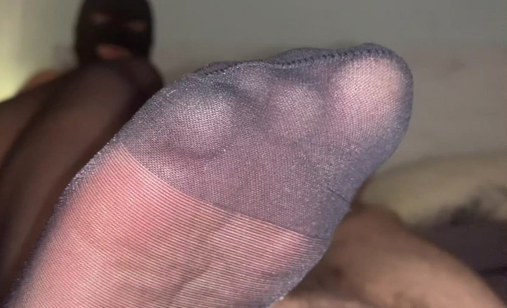 CoppiaCollant: Foot and Mouth Play to the Cock Cumming in Pantyhose