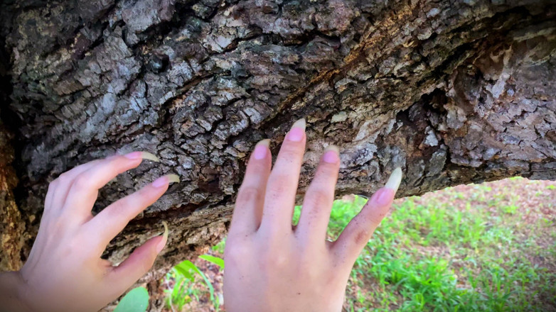 Goddess Li: Long, Natural Fingernails Scratching a Tree